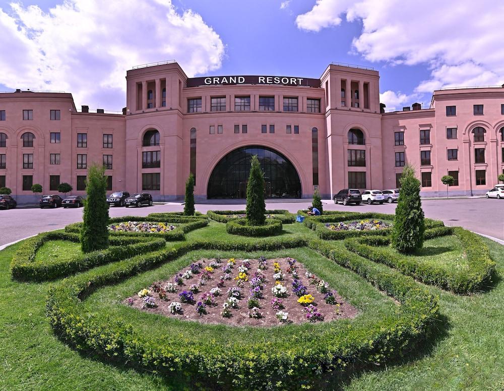 Grand Resort Jermuk Exteriör bild