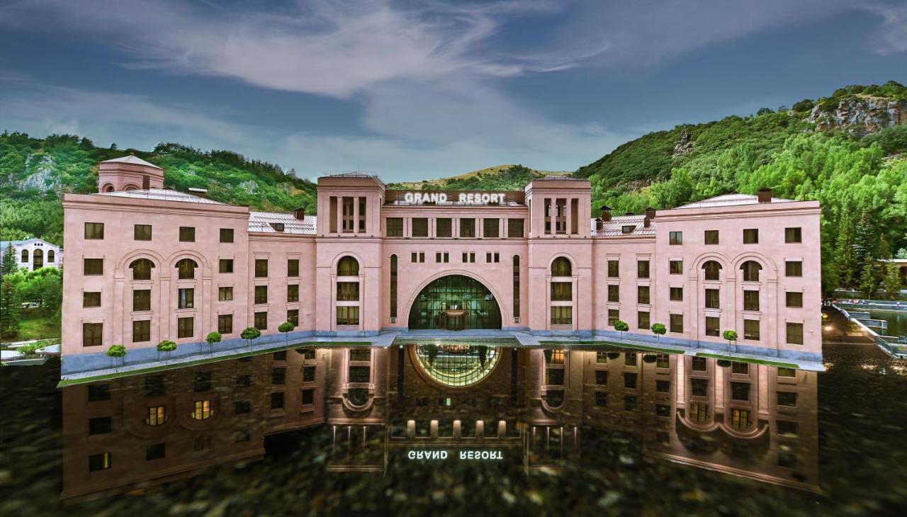 Grand Resort Jermuk Exteriör bild