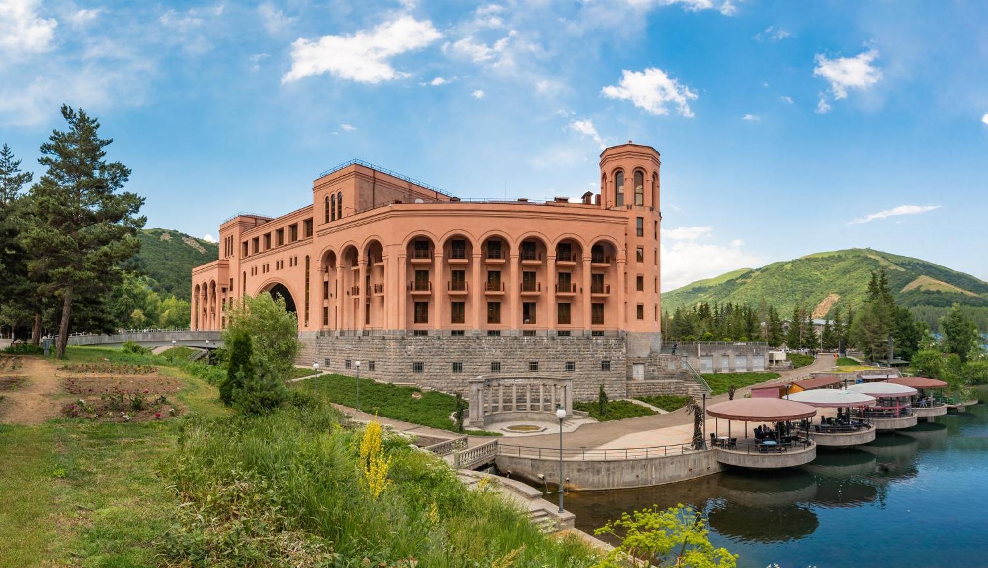 Grand Resort Jermuk Exteriör bild