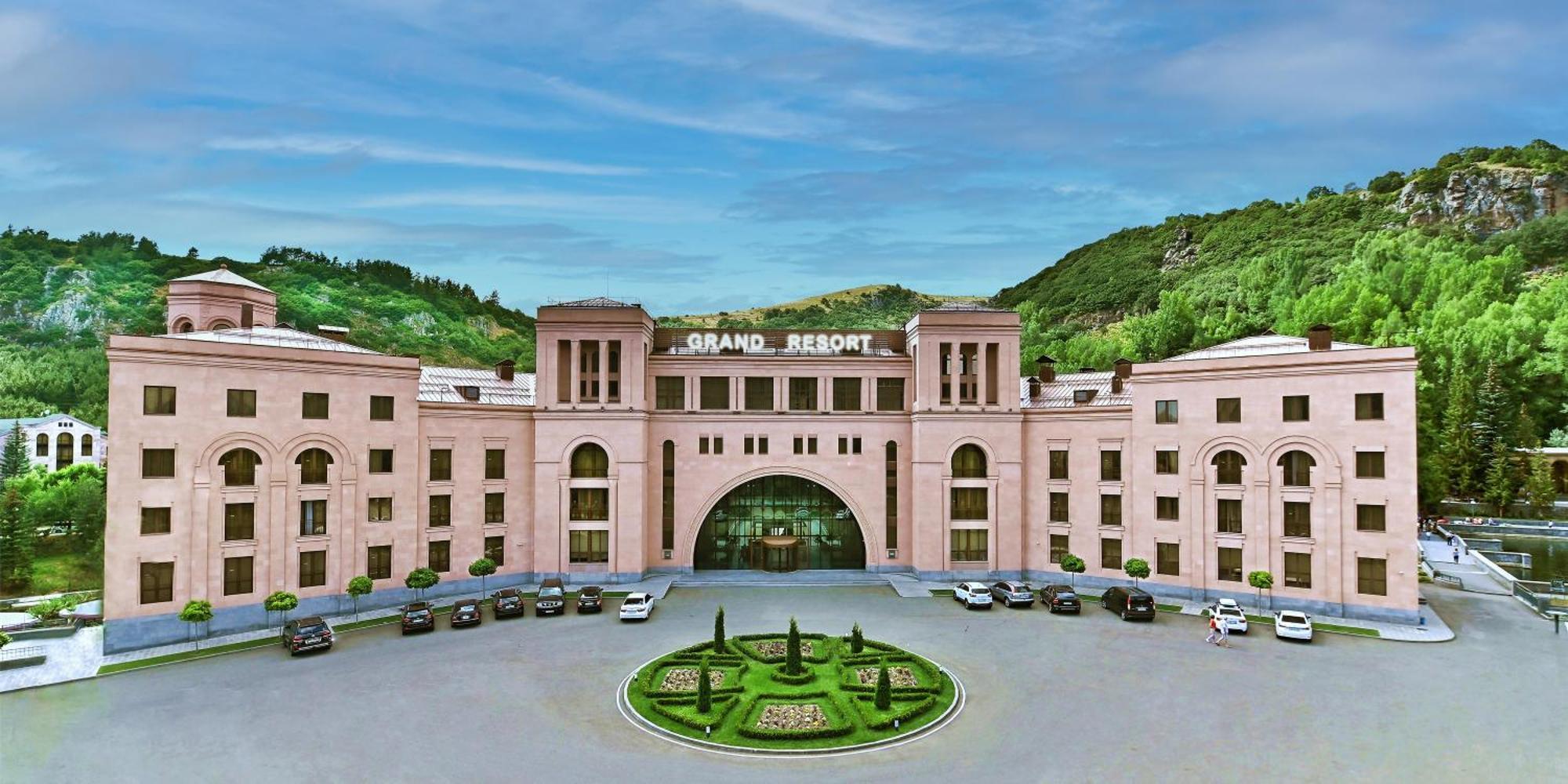 Grand Resort Jermuk Exteriör bild